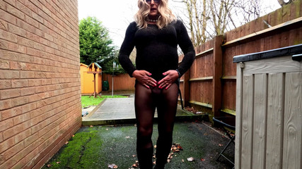 Kellycd2022: Kellycd in zwarte naadloze panty