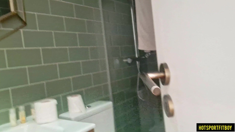 Hotsportfitboy: Masturbación Arriesgada En La Habitación Del Hotel