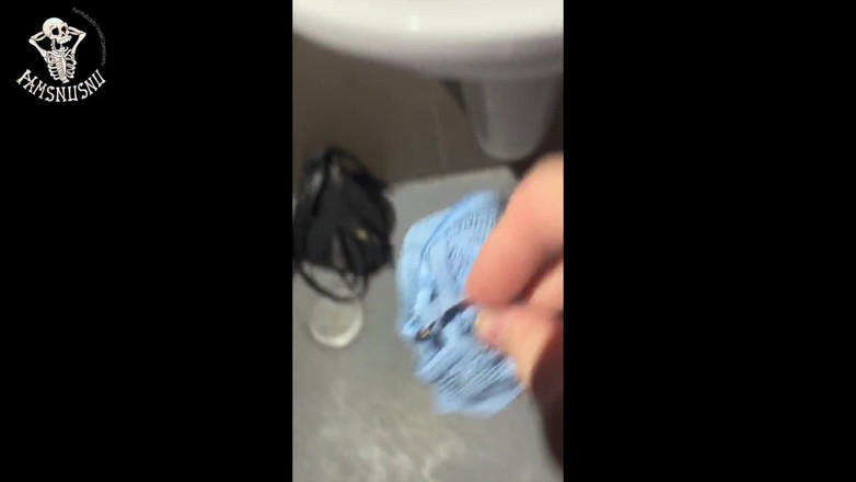 Pamsnusnu: Horny Spanish Girl Gives Me a Blowjob at the Movies...