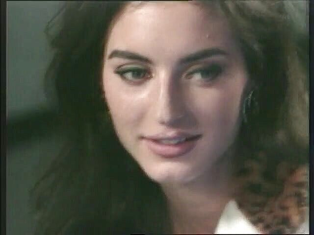 Lucky Cooch: अद्भुत milf(चोदने लायक मम्मी) चाहती है कि उसके दोनों छेदों की चुदाई हो