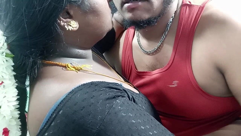 Veni: Bini desi deepthroat. Kongkek mulut dan susu tetek minum orgasme...