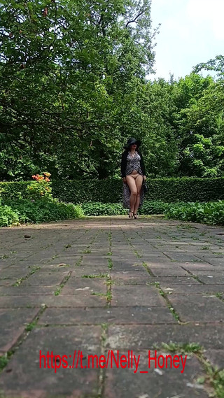 Nelly_Honey: Bella nel parco