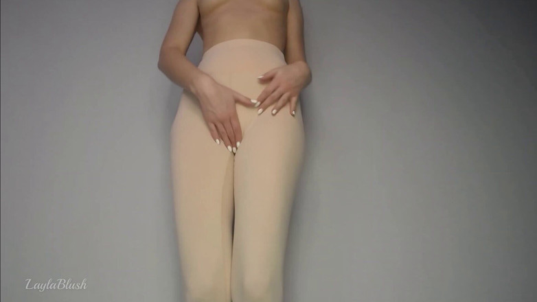 LaylaX: Masturbation of Tight Pink Pussy in Tight Leggings