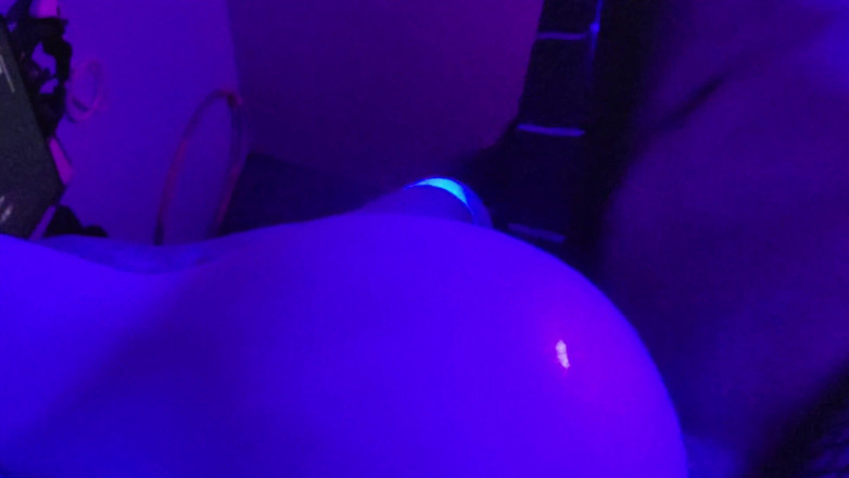 Crystal Phoenix: Merlina Trans šuká zadek vaší ženy