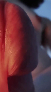 Deja que mis bolas completas de transexual se vacían en tu cara