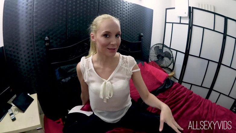 All Sexy Vids: Ariel makes you worship her shiny parts