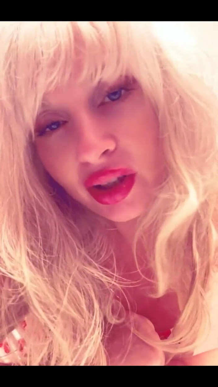 PaintedRose: Danseuse coquine