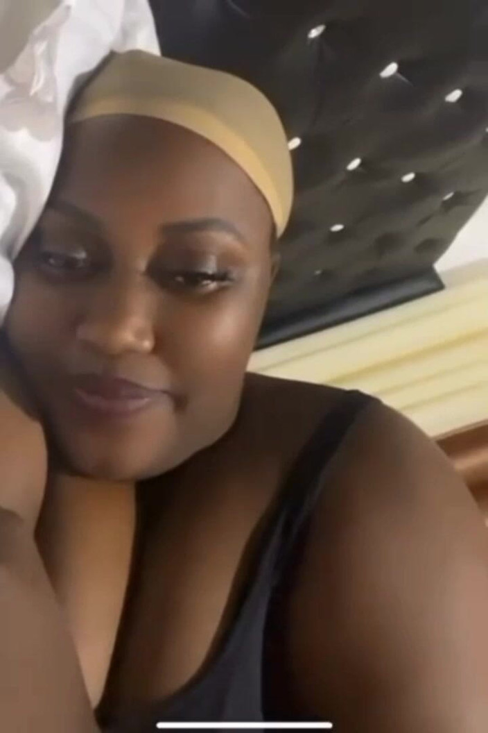 Me and my new slut: Fettes ebenholz-mädchen hat eine große, fette muschi und sie masturbiert