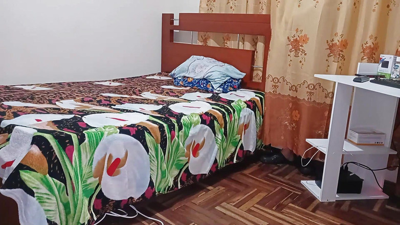 WhysMom: Ich habe eine fantasie mit meiner stiefschwester, während wir allein...