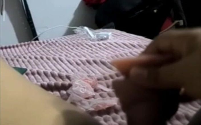 ChickenNDBeard: Puttana con il nuovo giocattolo si diverte bene