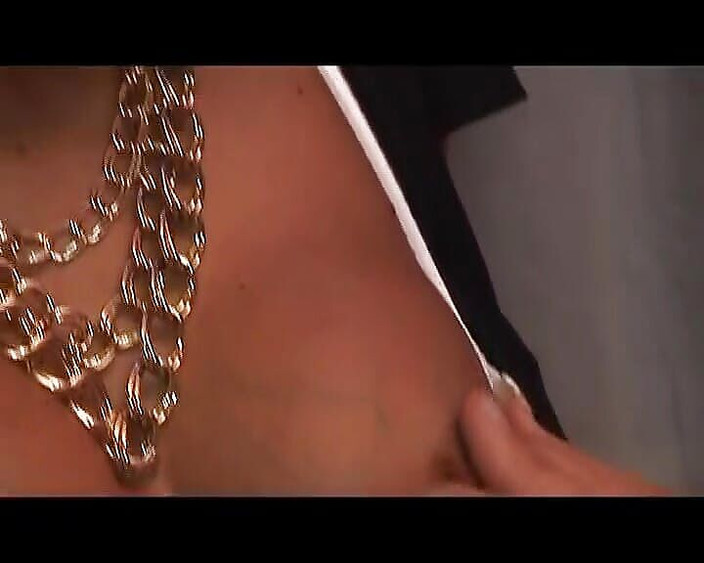 Deutsche XXX Filme: Deutsche schlampe mit Sonnenbrille hart in den arsch gefickt