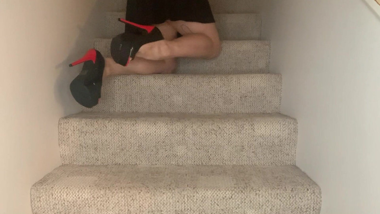 Deanna deadly: Stairway to heaven-calves and legs and new heels tease
