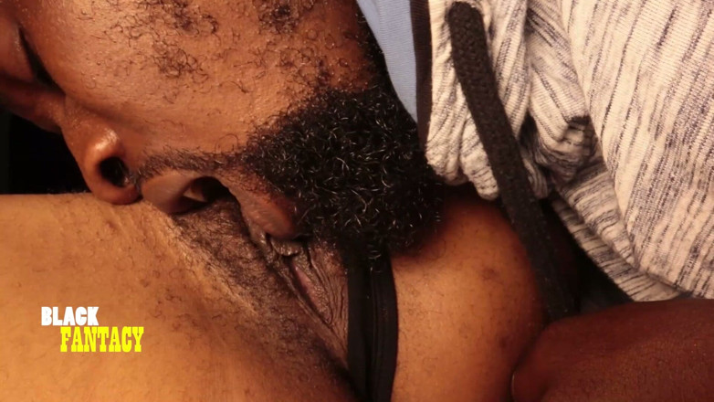 Black Fantacy: Fata mea prietenă sexy Hellen vrea pula mea în pizda ei în...