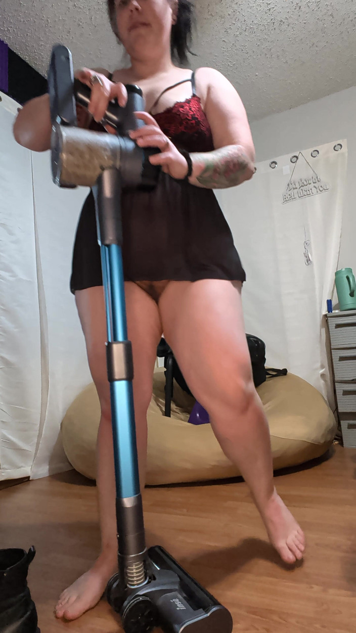 TheKinkyPwrLftr: Bersihin kamarku sama aku pt. 2