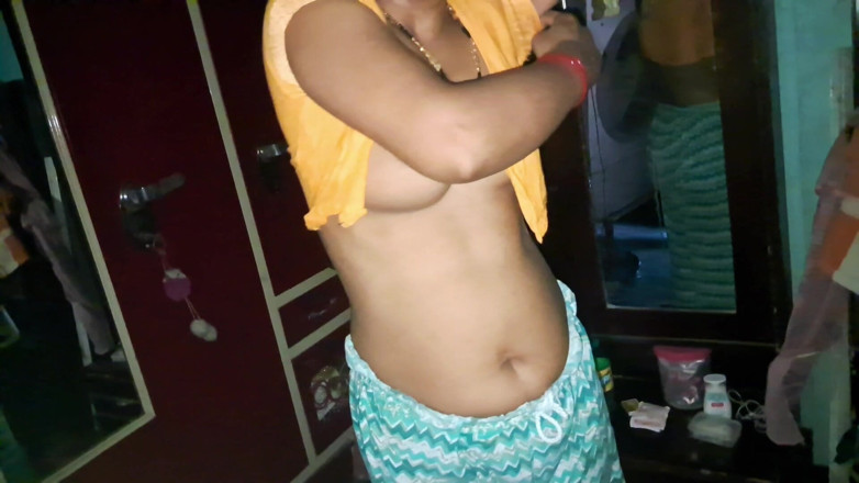 xshika: Indian Kavya Bhabhi Changing Cloth Front of Boyfriend
