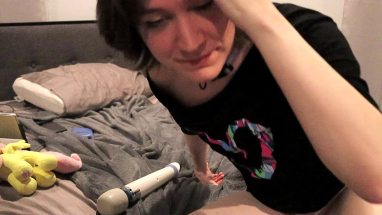 Puppersucc: Femboy Shows off Her Ass, Jerks off and Uses the...