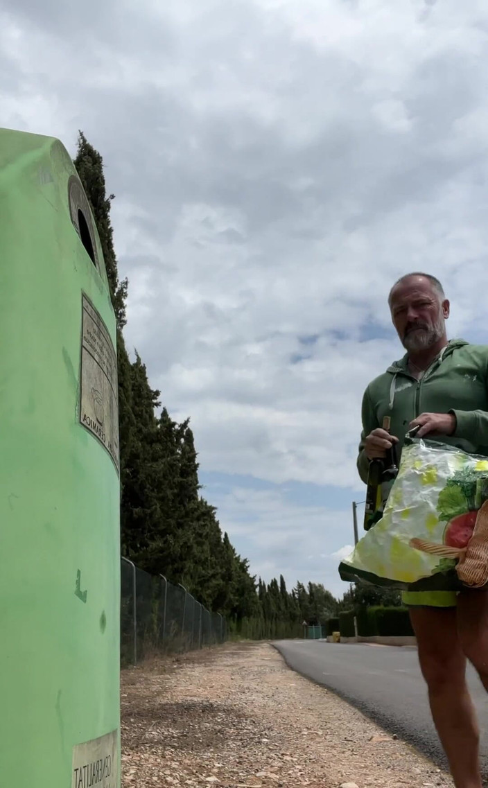 Daddybearvlc: Szybki błysk na ulicy. Więcej z nich jeszcze wrócą. Zobacz,...