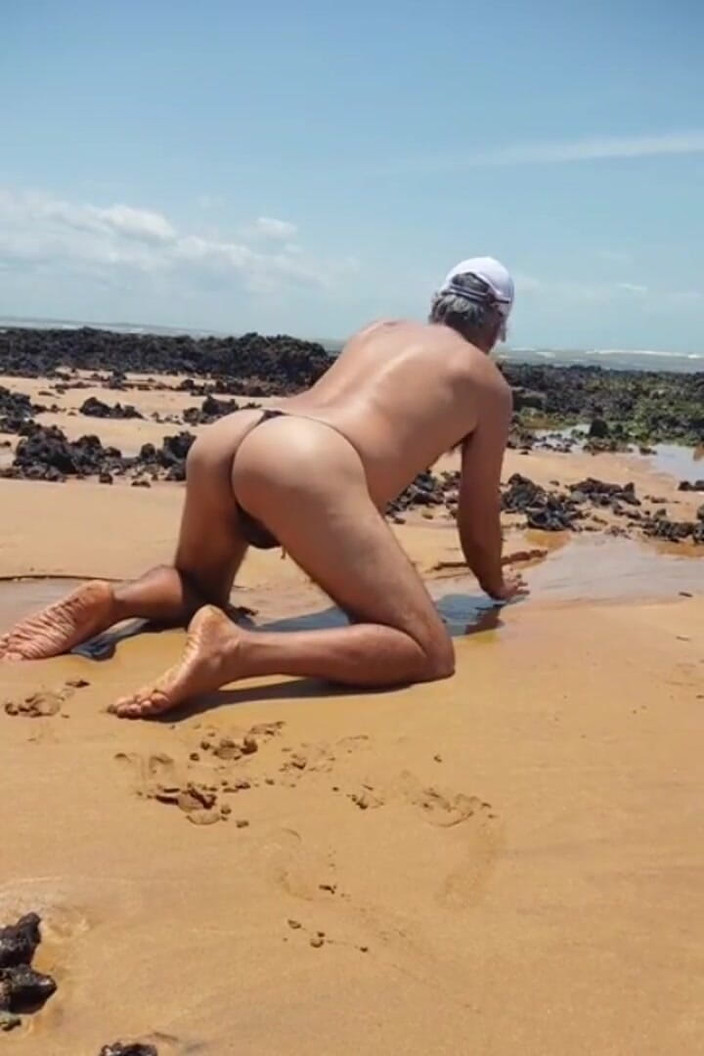 Ladysilvas: Ladysilva külotlu plajda ateşli götünü gösteriyor