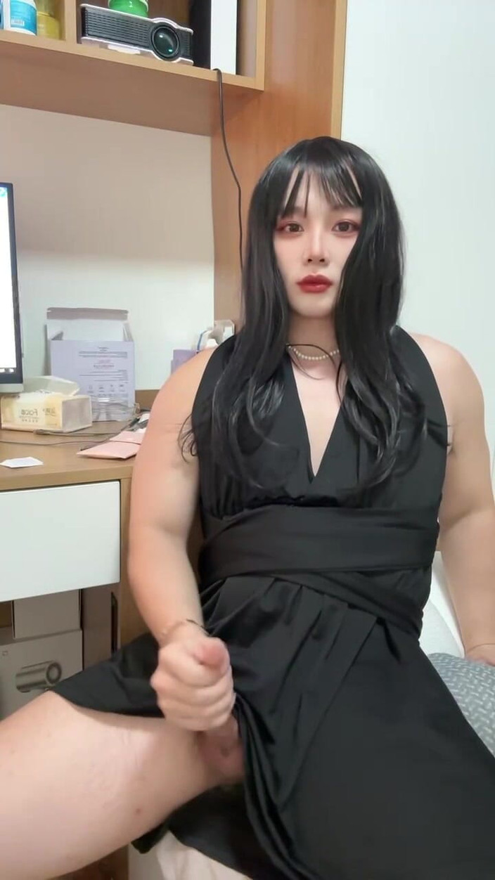 Akbb: あなたの小さな可愛い子は彼の乳首を弄り、そしてたくさんの精液を彼の腹に射精した