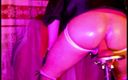 Masked boy: Cavalco il mio dildo al Ritmo della Musica