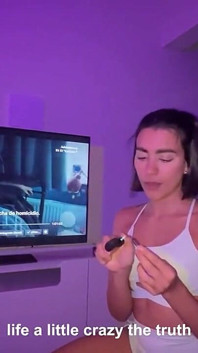 Nu înăuntru! Mi-am vizitat vecina după sală și am ajuns să facem sex