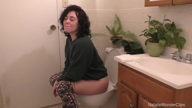 Natalie Wonder: Kinky bathroom hangout while talking about my seriously stinky logs +...