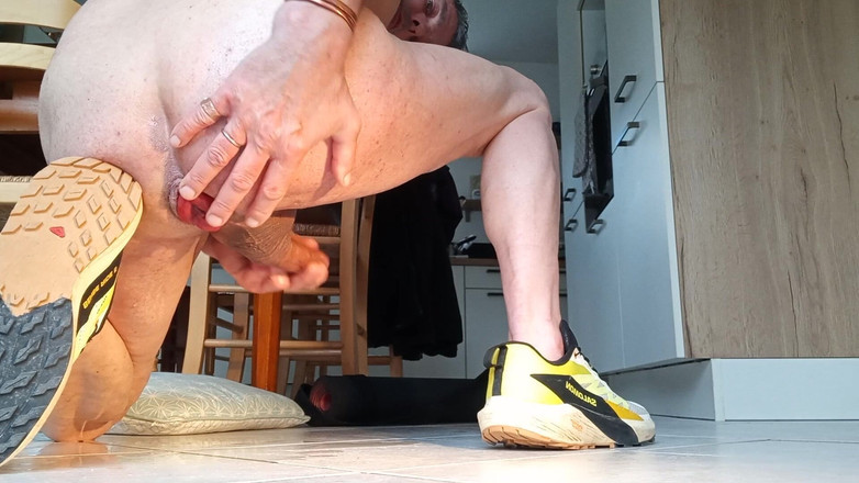 Jardinsecret346: Ejakulasi besar-besaran selepas berlari