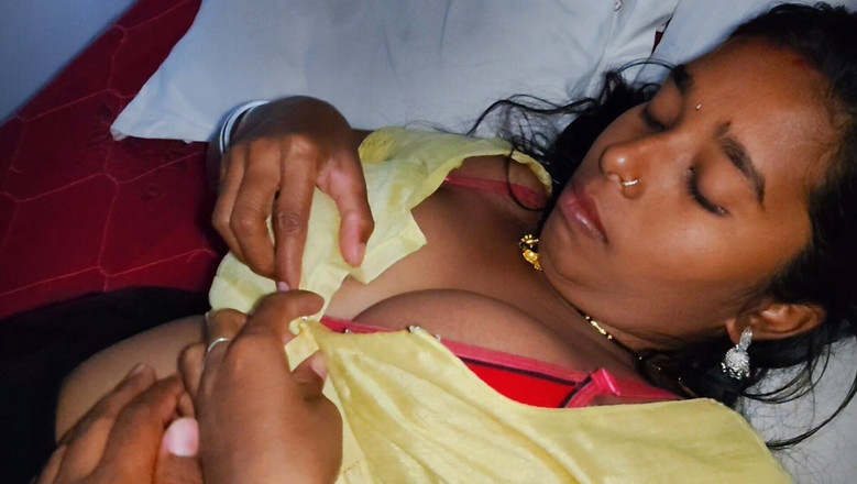 Premi pooja: インドのサディ・ワリ・バービー - 野菜販売の義理の姉と知らない人々が野菜を買うホットな映画。