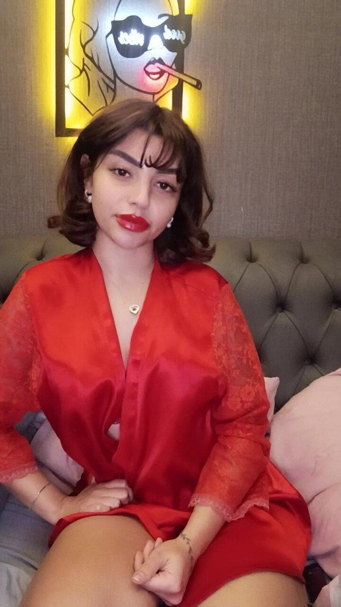 Esmer Tarcin: Step-aunty Fantasy Masturbation