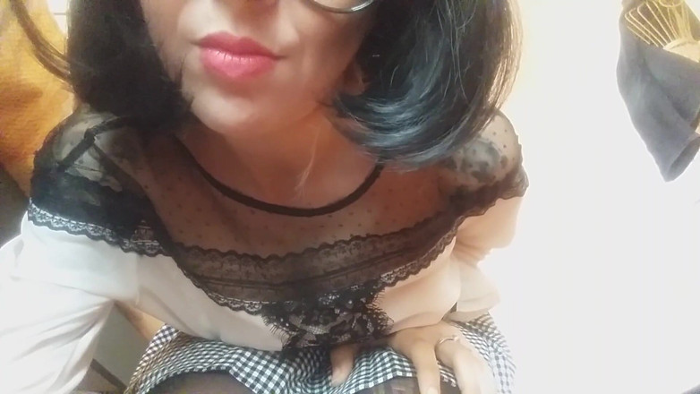 savannahamatoriale: First day in the new office for this hot secretary