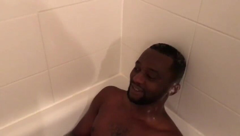 Sjojo Levana: In the bathtubs