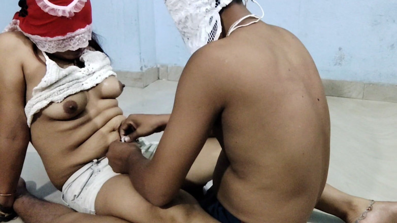 Uttar dinajpur: Друг чоловіка трахав мене, натискаючи на мене