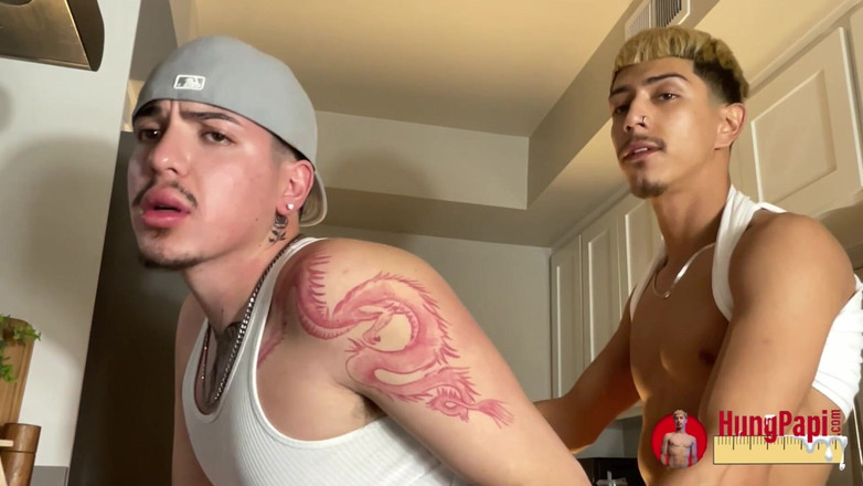 Hung Papi: Pantat bahenol papi cholo si preman yang digantung dientot habis-habisan...