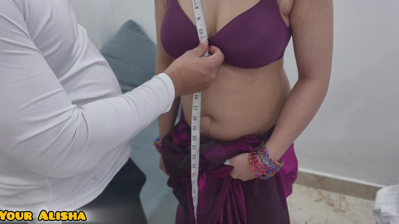 Your Alisha: Obraznica Alisha seduce croitor în magazinul lui