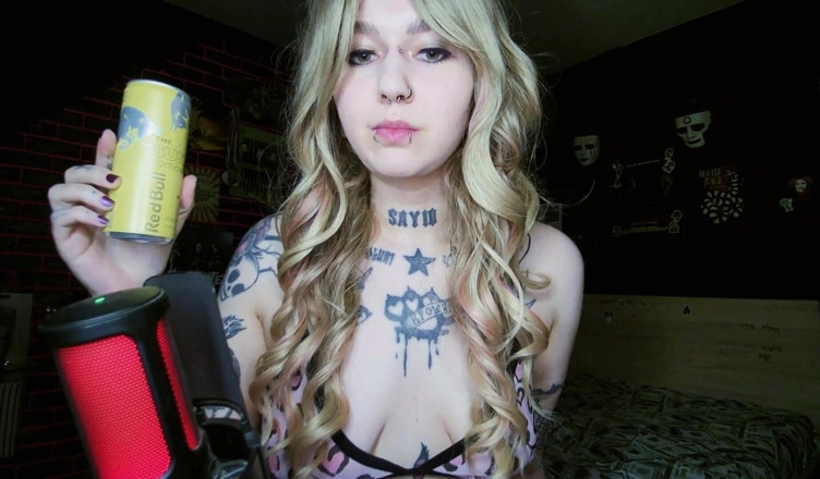 MessalinaHorror: Sexy Alternative Blonde Burping
