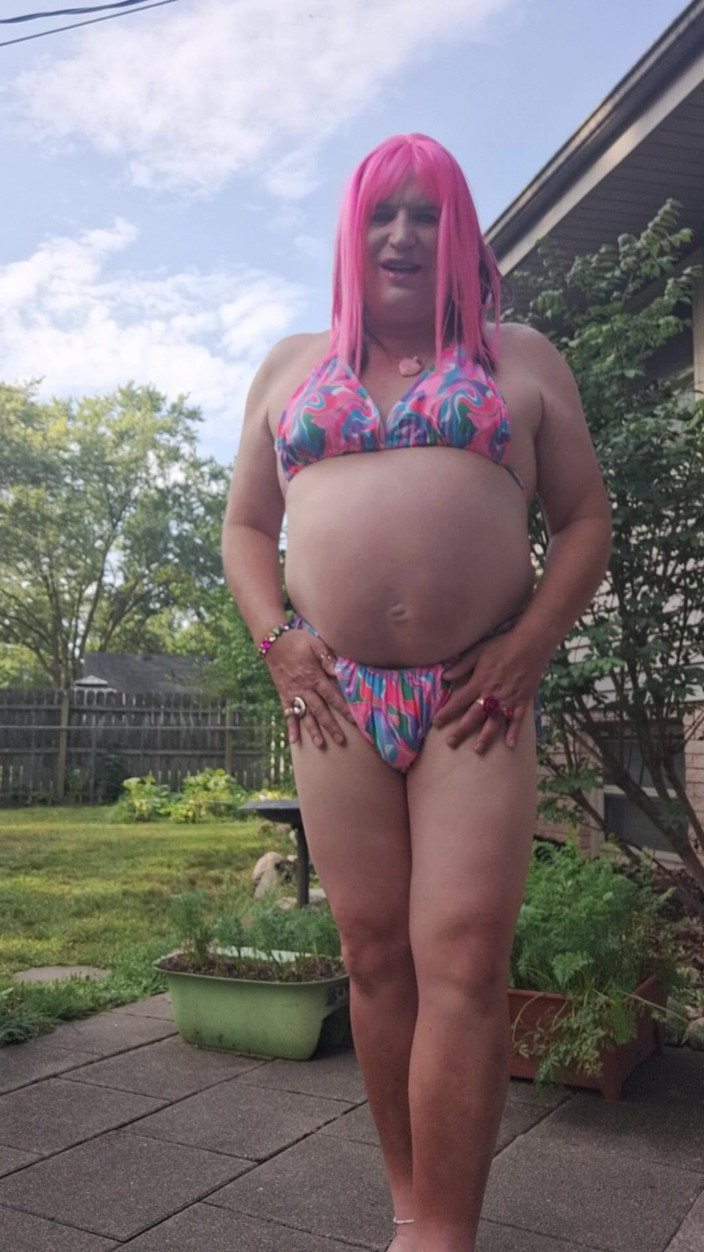 Victoria Lecherri: My New Pink Plug!