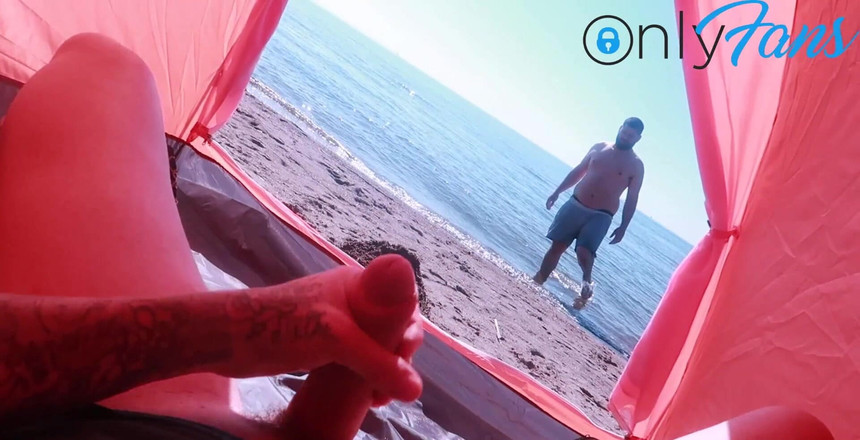 Change340: O frumoasă pe plajă, cine ar putea merge pentru una în...