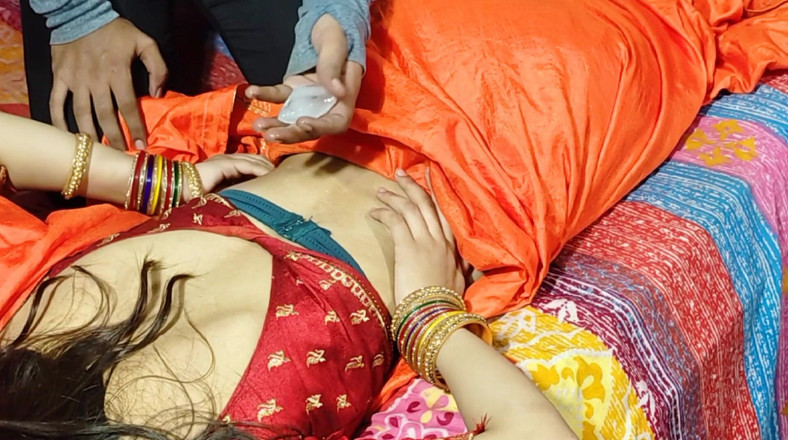 KavitaBhabhi: Büyük Göğüsler Hint MILF Şeritler Saree Choli Ve Devar Ji ile...