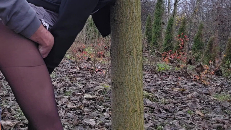 Christi: Di depan umum - ngentot mahasiswa