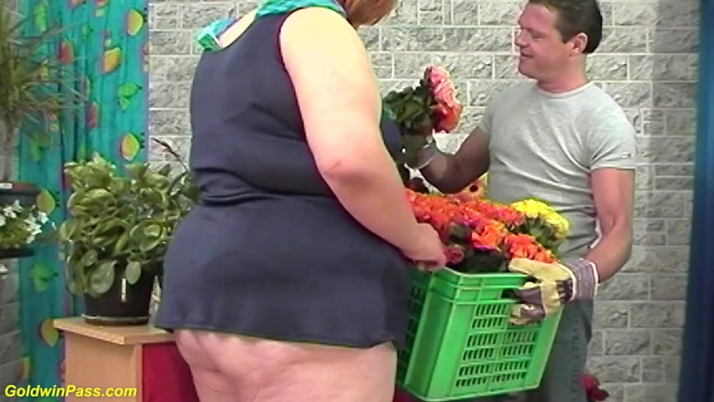 Goldwin pass: Big boob extreme fat BBW milf enjoys a wild fuck