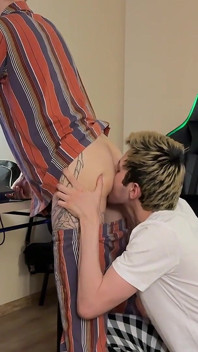 Distracted the Guy From the Game, Gave the Twink a Rimming, Fucked His Tight Asshole Part 1