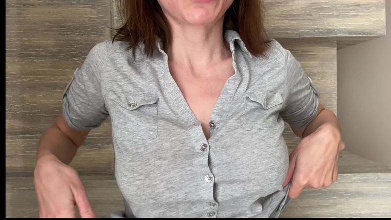 Mistress Mary: Aku lagi asik mencium dan ngentot ketiakku yang berkeringat