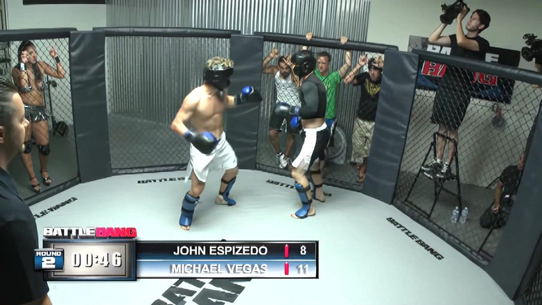 Perv Milfs n Teens: セクシーなケリー神は、彼女が彼女のお尻の奥深くでコックに乗る方法を示しています