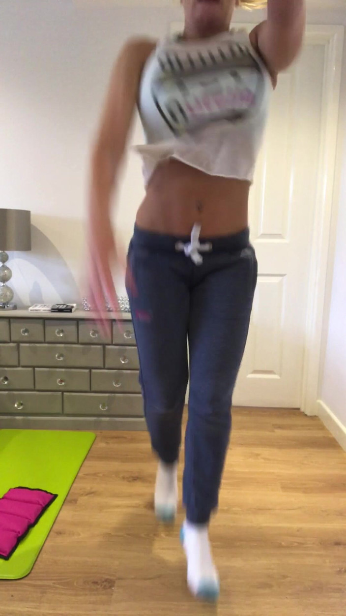 Sophie James: Atıcı perşembe zıplatan bebek 34jj