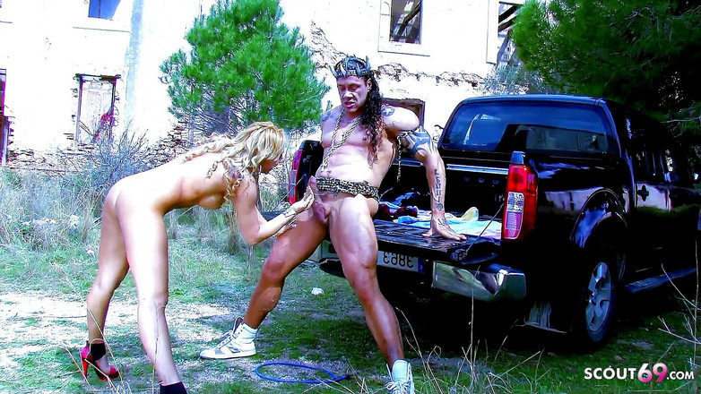 Full porn collection: 金髪熟女生姜積屋外によってよく訓練されたターザンと厚いコック