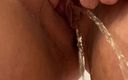 Gushing88: Wife Pissing in the Shower