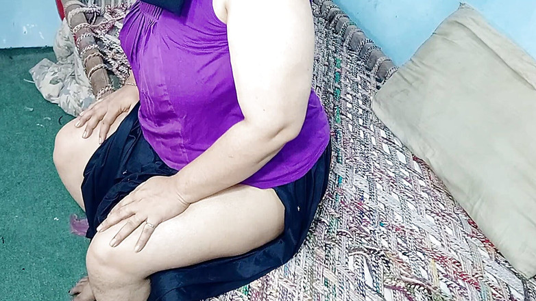 Netu: Женщина с большими сиськами выбежала из дома, чтобы получить большой член ее любовника, но он Tity трахнули и трахнули пальцами в киску