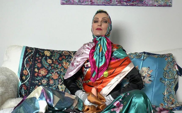 Lady Victoria Valente: ISTRUZIONI per sborrare: orgasmo di raso rovinato da una frustrazione...