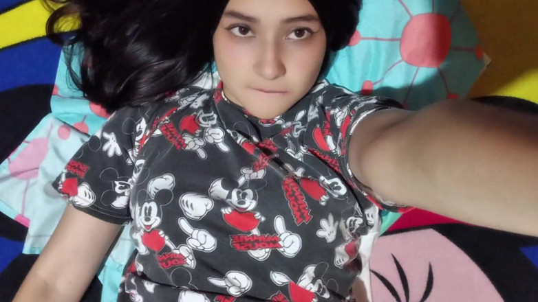 Yulieth Gomez: 在我丈夫不在家时与他的朋友的视频通话