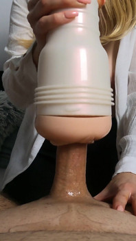 Natural Tits MILF Give Me a Handjob with Fleshlight. I Cum Twice